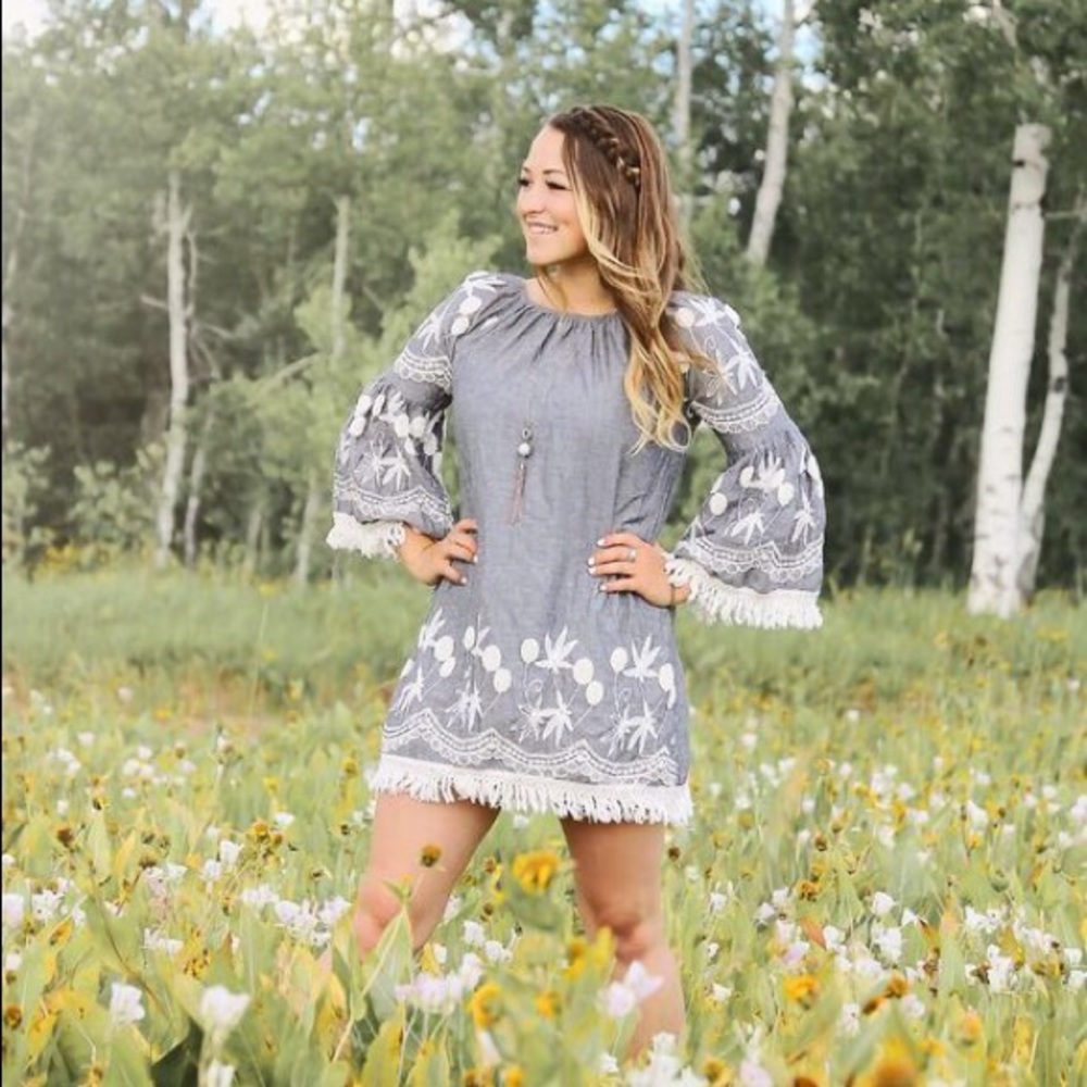 Super cute dress!